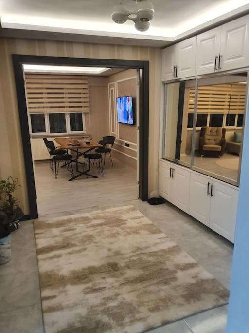 Sehir Merkezinde Konforunda Family House Apartment